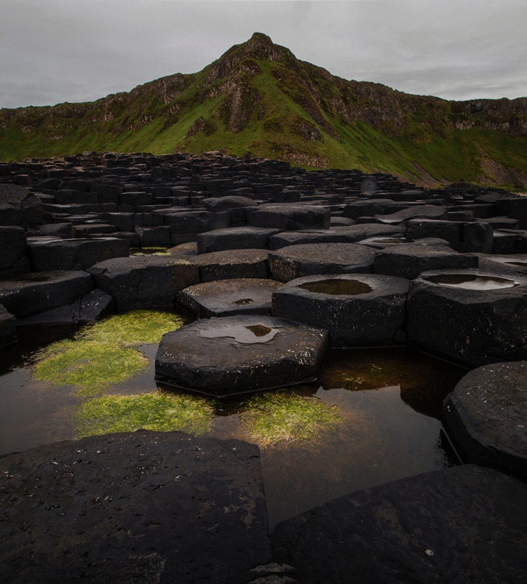 Unusual Rock Formations:Giant's Causeway in Ireland