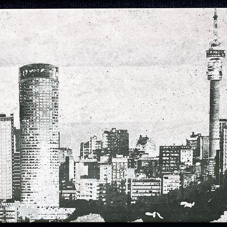 an old photo of ponte city