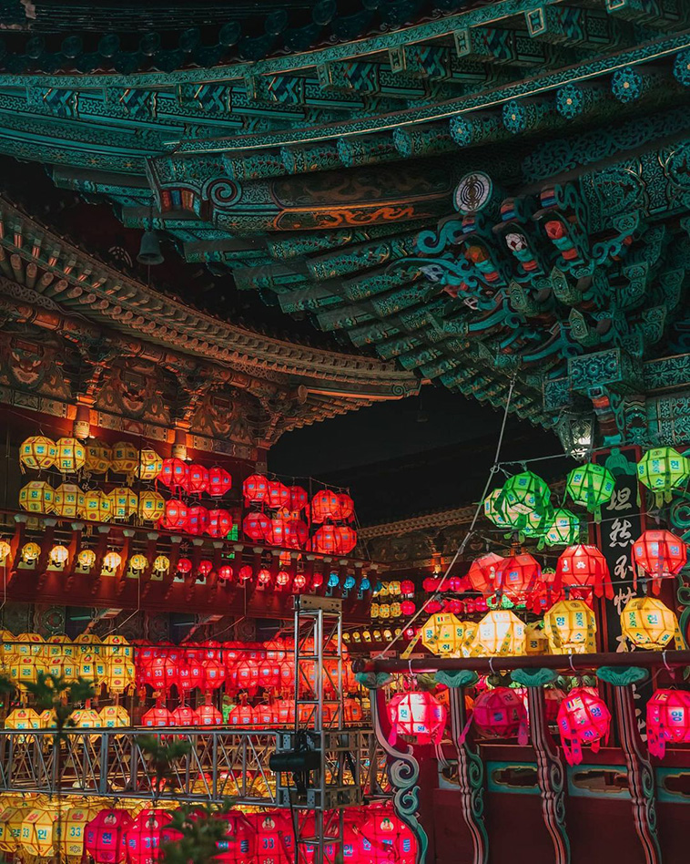 colorful lanterns at samgwangsa 