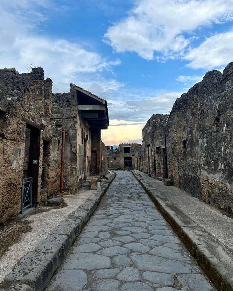 pompeii today