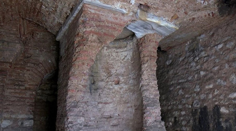 colon of the secret Roman tunnel