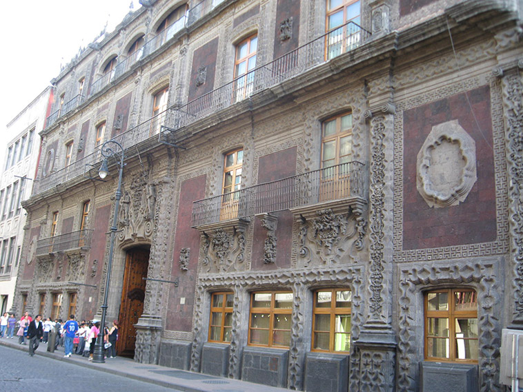 iturbide which makes the city the city of palaces