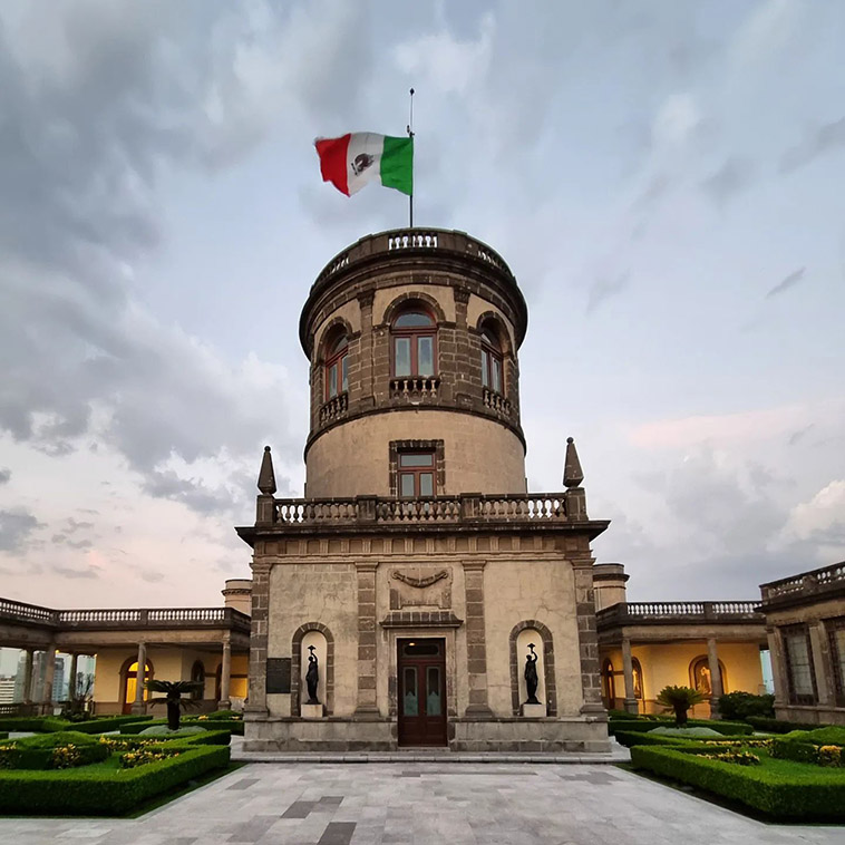 4 Palaces that Make Mexico City “The City of Palaces”