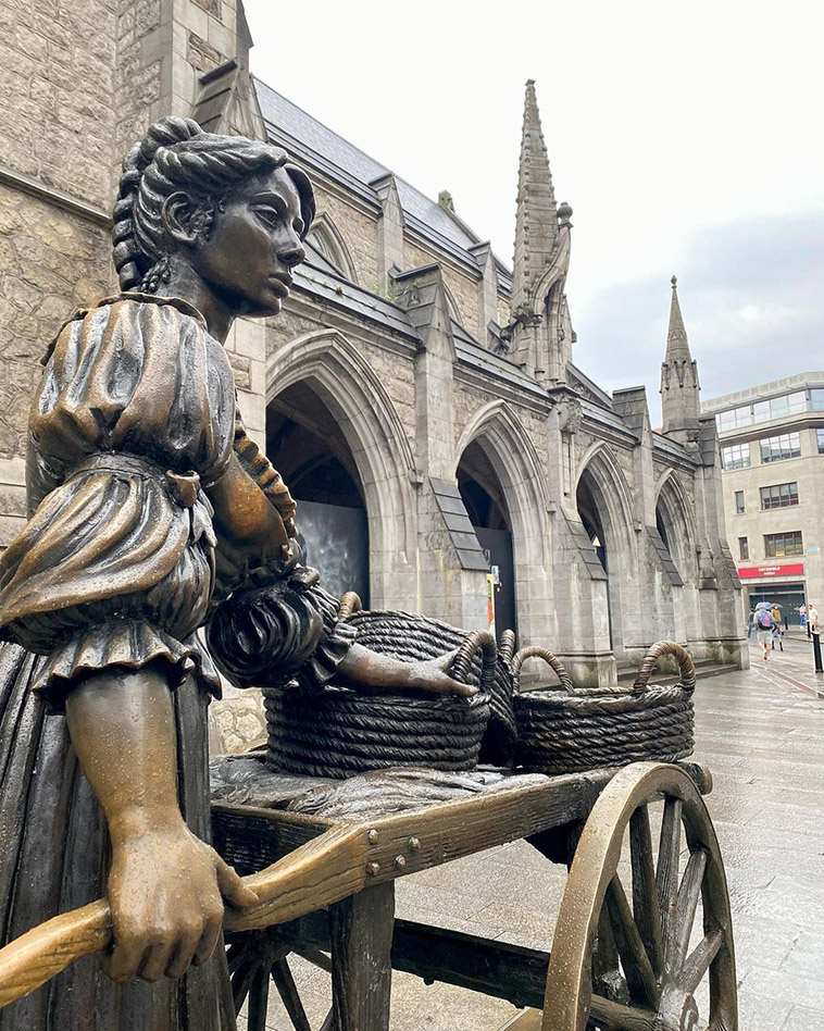 molly malone and her cart