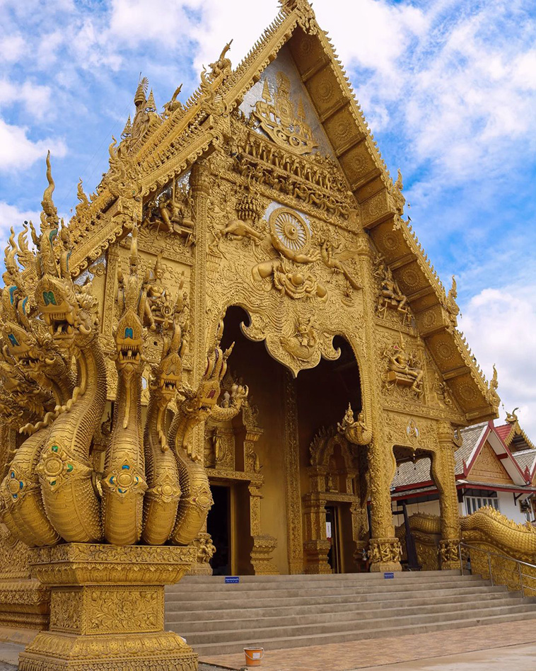 Wat Sri Panton, colorful temples