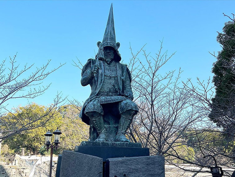 kato kiyomasa one of impressive samurai statues
