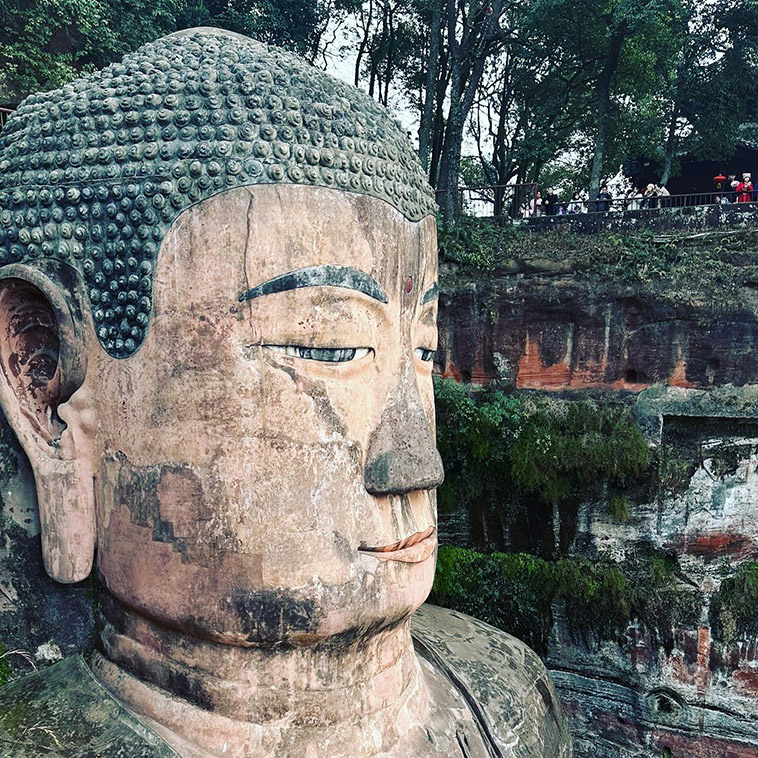 lehan giant buddha head