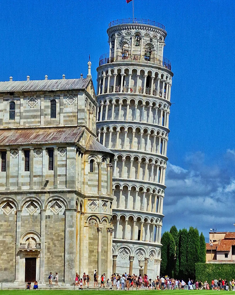 pisa tower tilted view