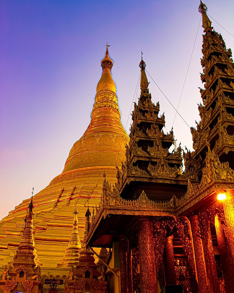 Shwedagon Pagoda up close