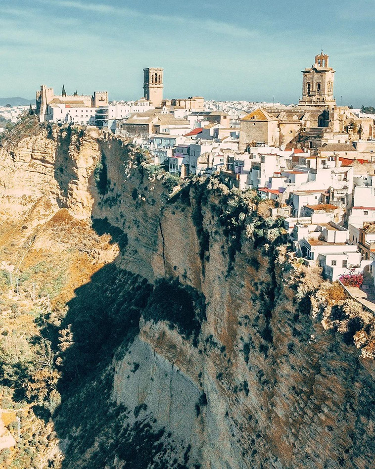 beautiful white houses of cadiz on the cliffside