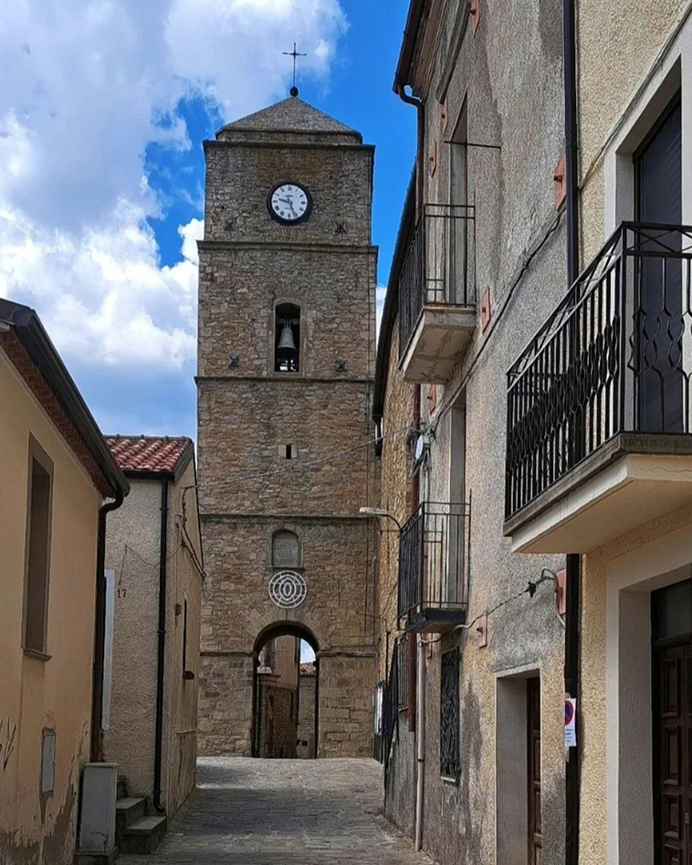 pietrapertosa clock tower