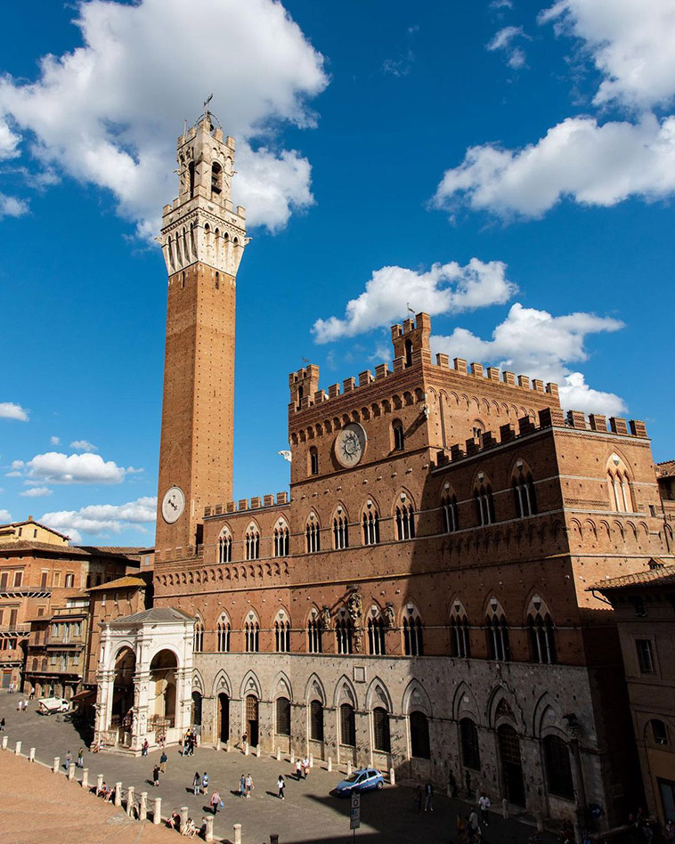 palazzo pubblico of siena's iconic buildings