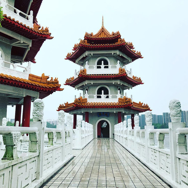 chinese garden pagoda bridge
