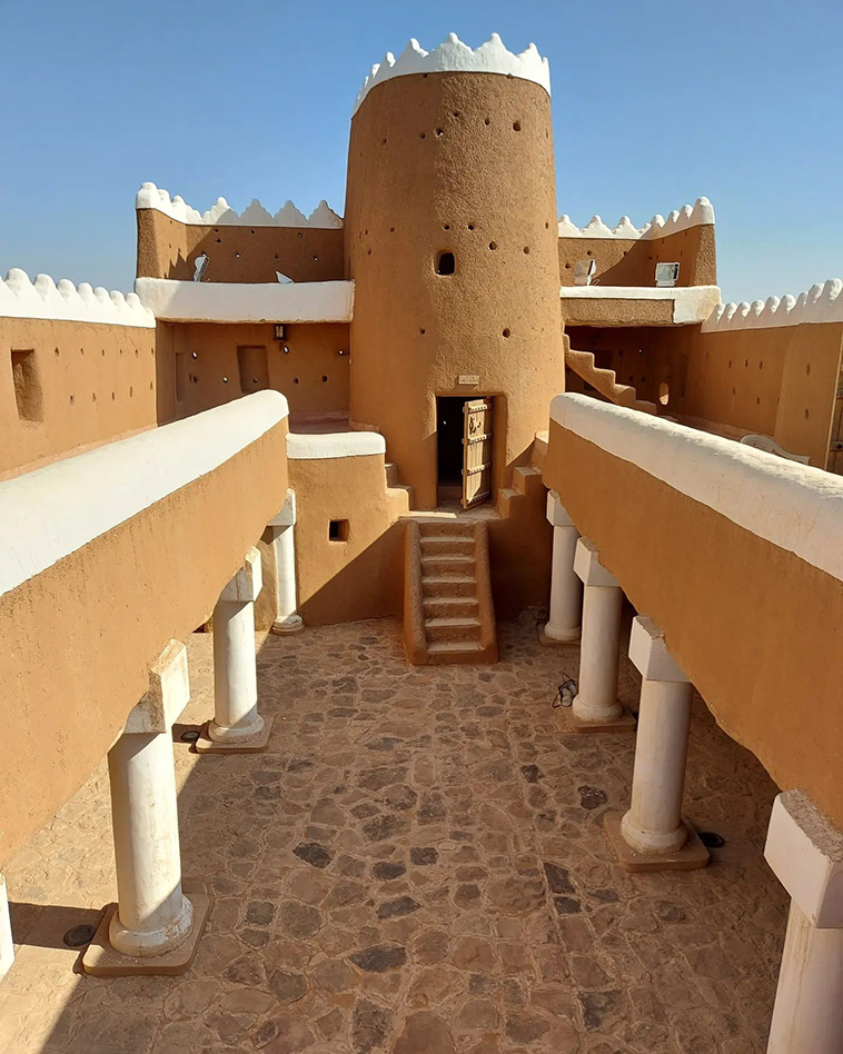mud brick buildings- A'arif Fort 