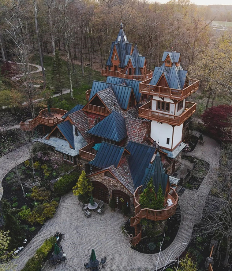 Landoll’s Mohican Castle in the US