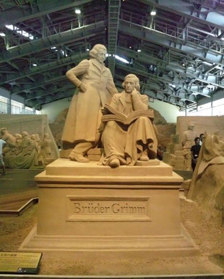 Travel Around the World in Sand - Germany, The Sand Museum