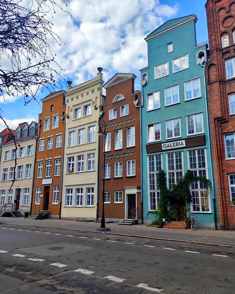 another row of colorful houses