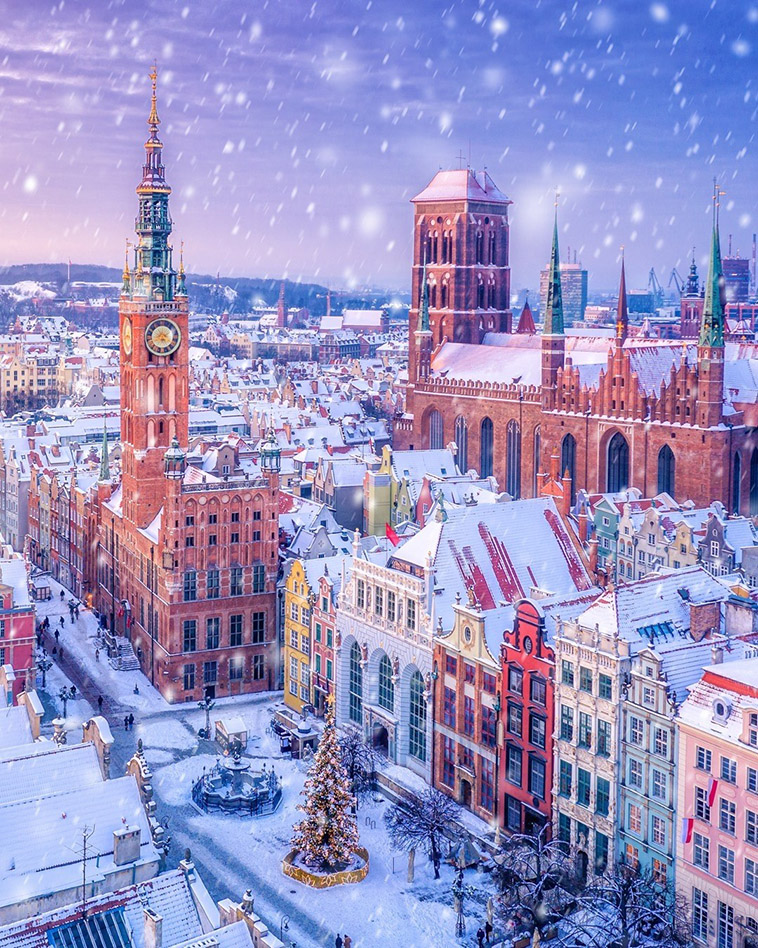 the city of gdansk during winter