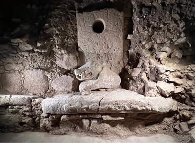 the boar statue