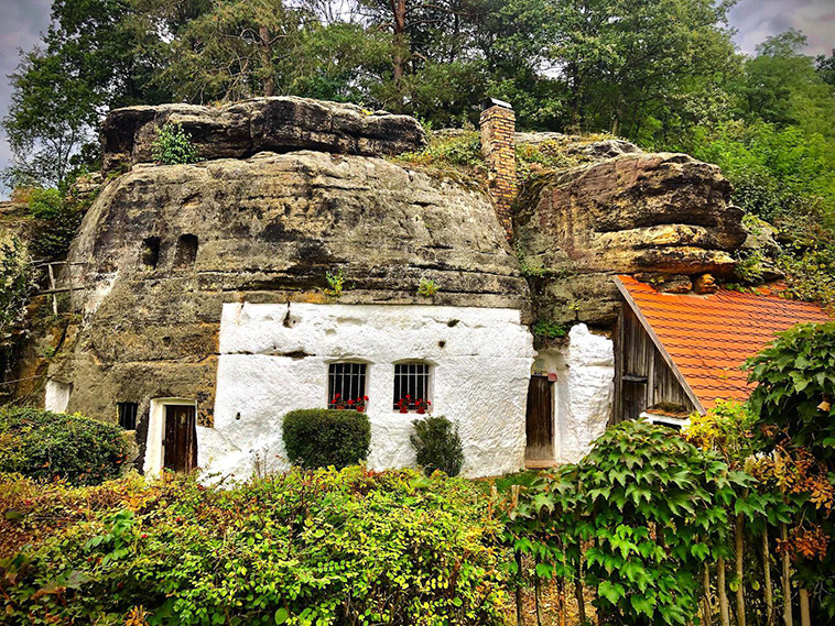 cliff dwelling in lhotka