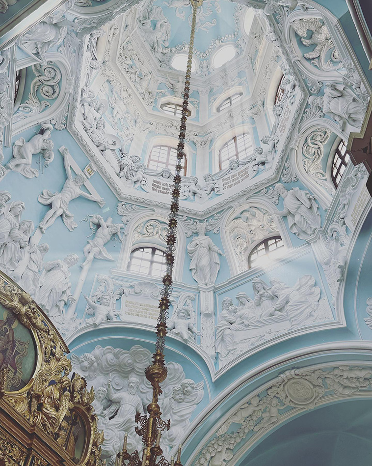 Dubrovitsy Church interior