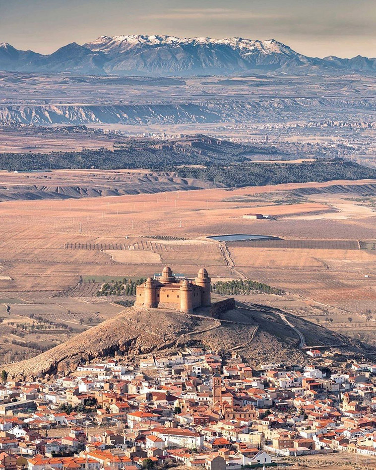 Castle of Calahorra and the village