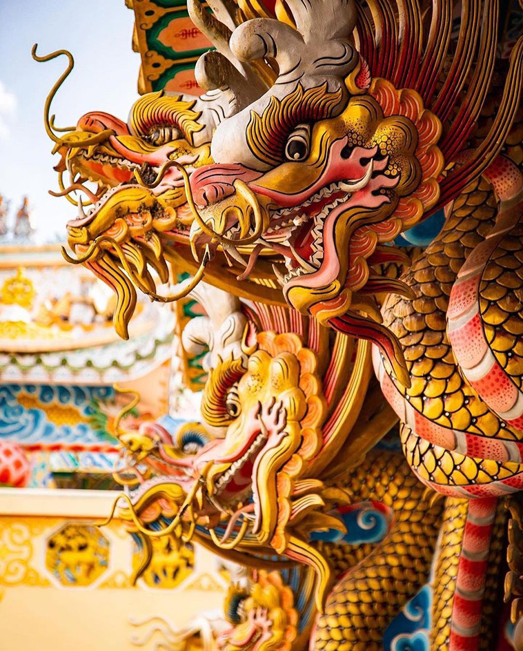 a close up of Impressive Dragon Statues