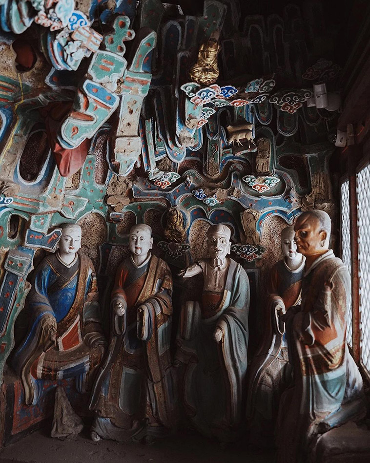 Ancient Hanging Temple statues
