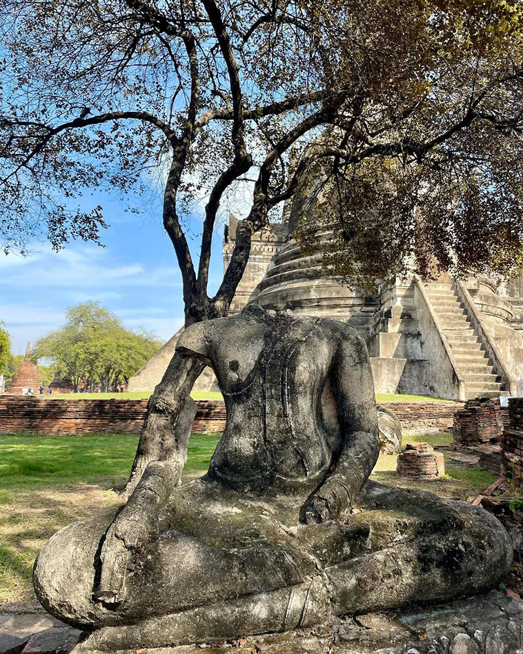 Ayutthaya Park statue