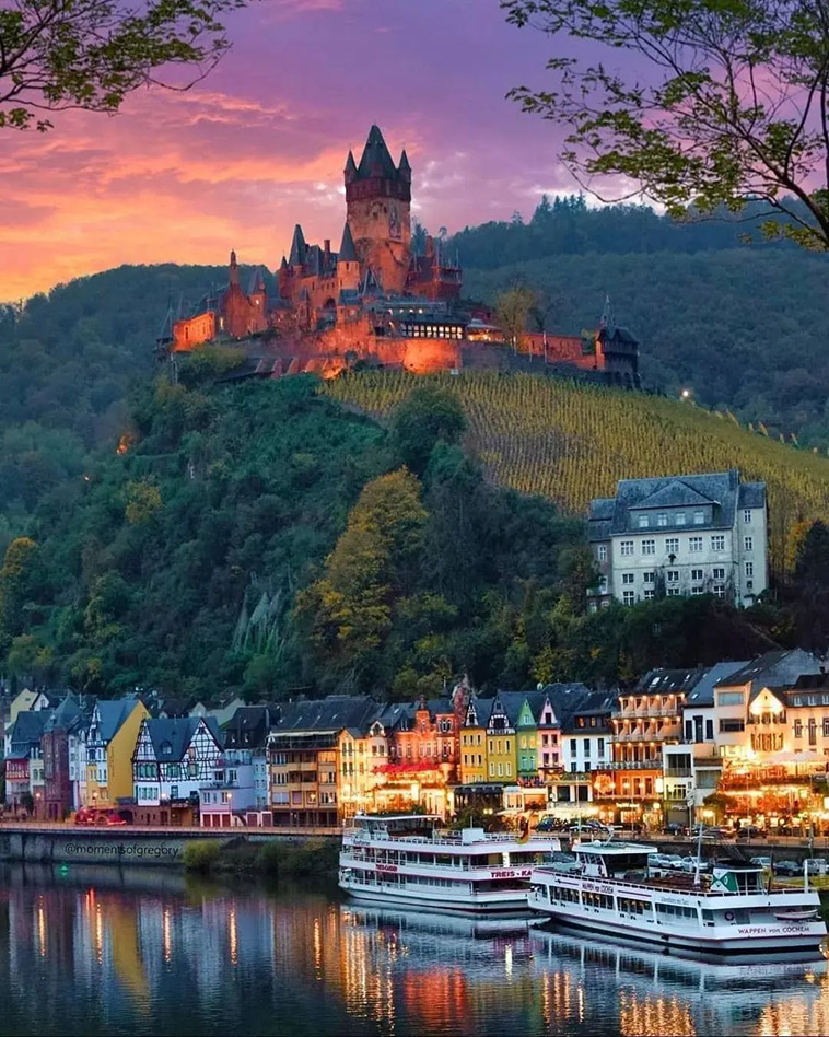Cochem Castle and ships