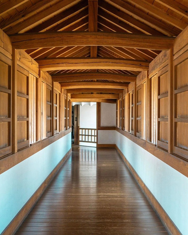 himeji castle interior