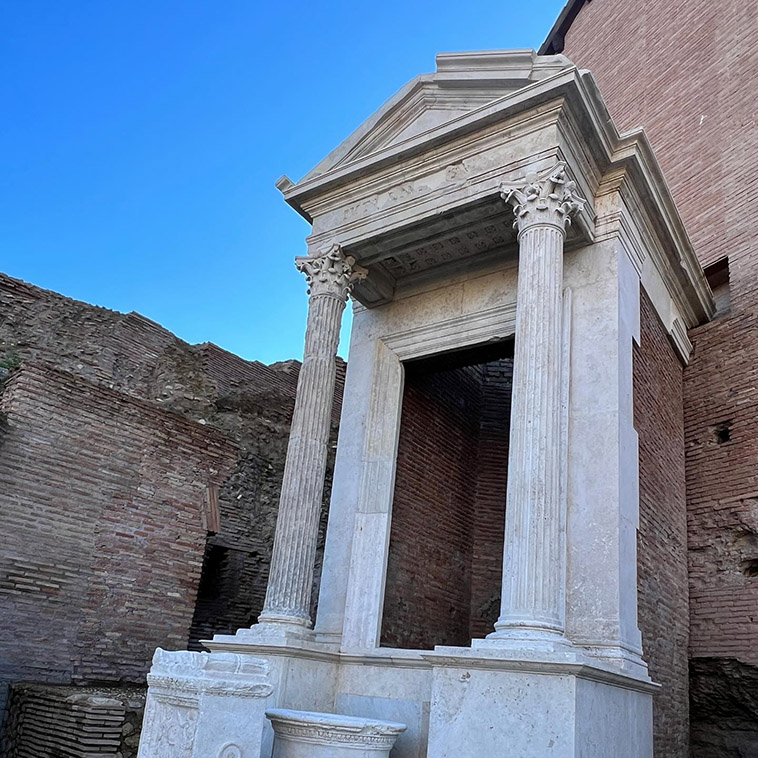entrance in ruins in forum