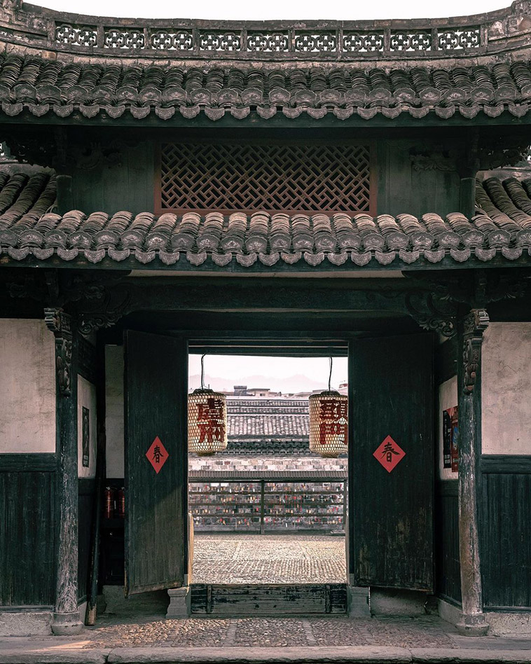 Dongyang door 