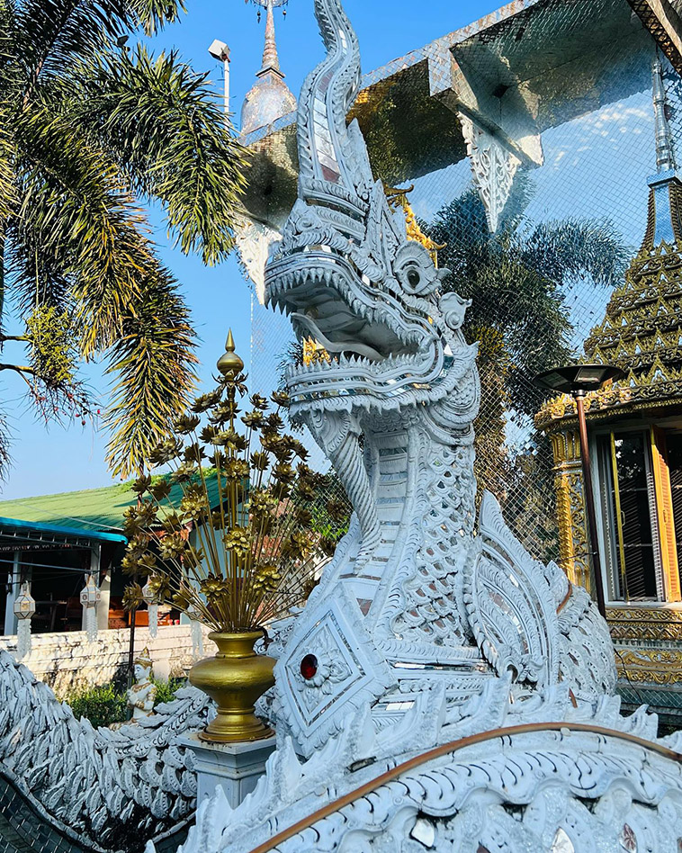 Wat San Pa Yang Luang dragon