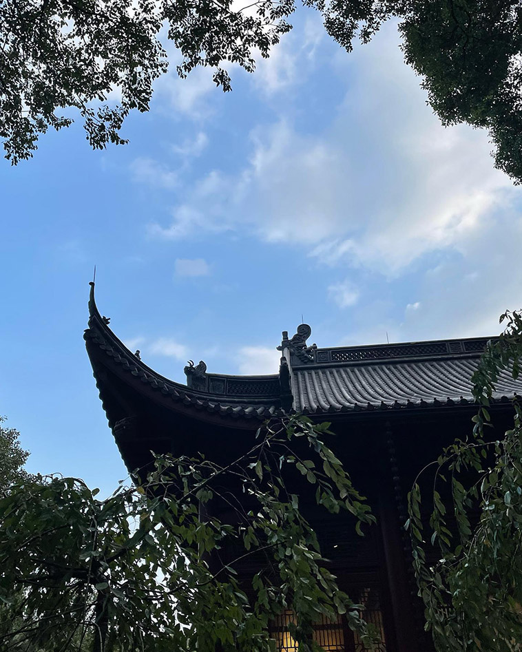 Lingyin Temple roof