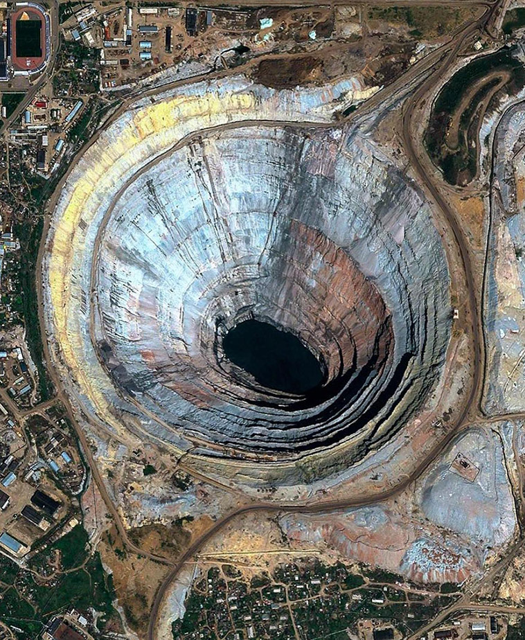 Mirny Mine gap from above