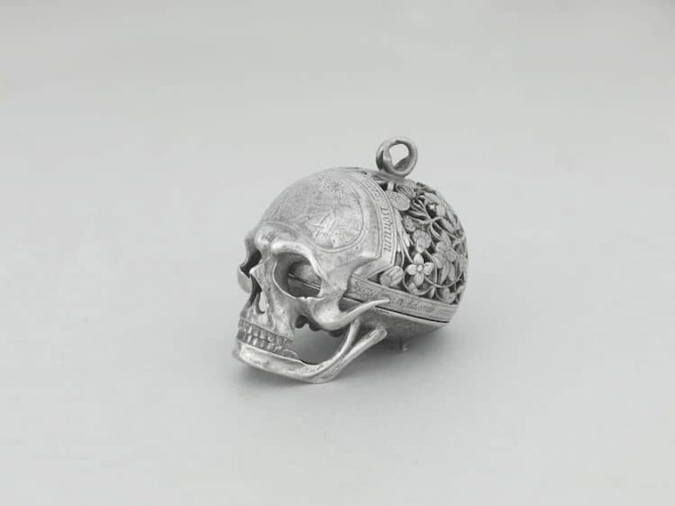 skull-watches-memento-mori