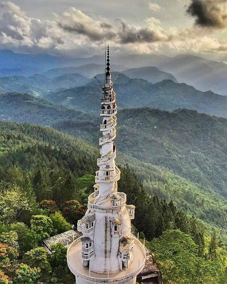 Ambuluwawa Tower and the forest