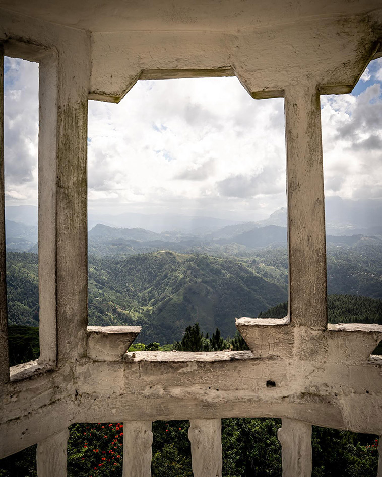 Ambuluwawa Tower inside