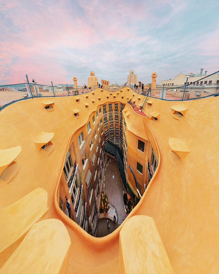 casa-mila-barcelona-antoni-gaudi